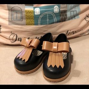 Two pairs of mini mellissa  size 5 toddler girl